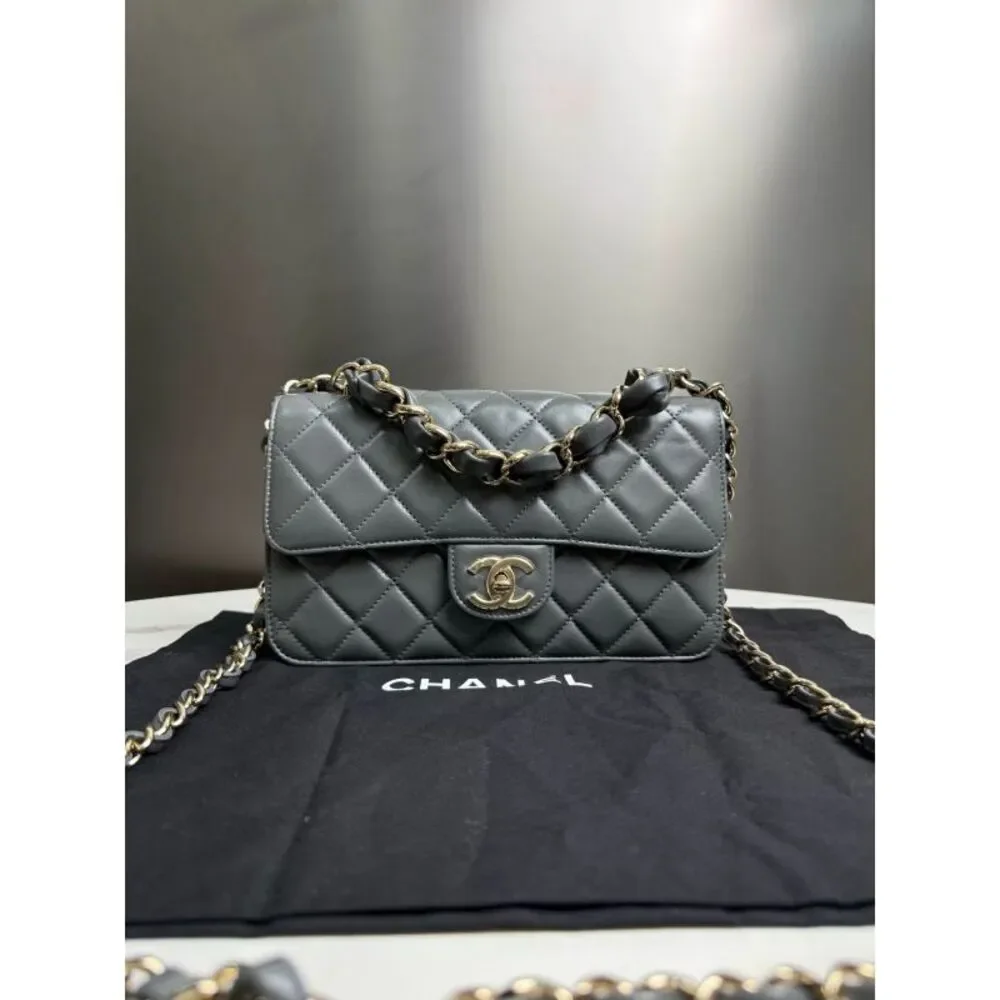 Chanel Women Pre-Loved Bag Brand New Condition